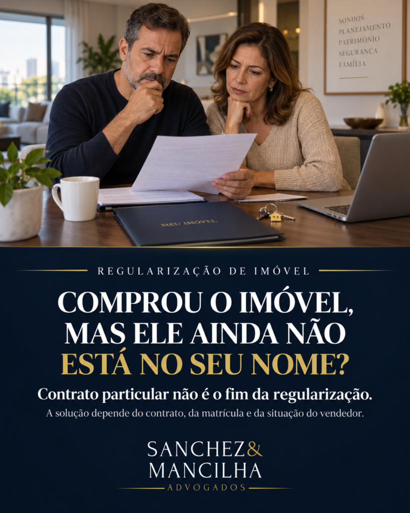 Comprador de imóvel analisando documentos de compra e registro da propriedade
